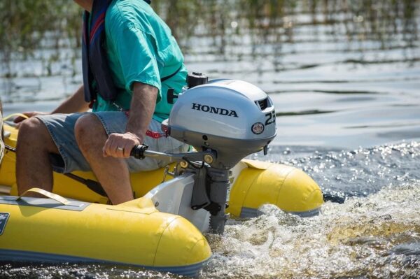 1043 Honda BF2.3DHLCH 2.3 HP Marine Outboard Motor - Image 3
