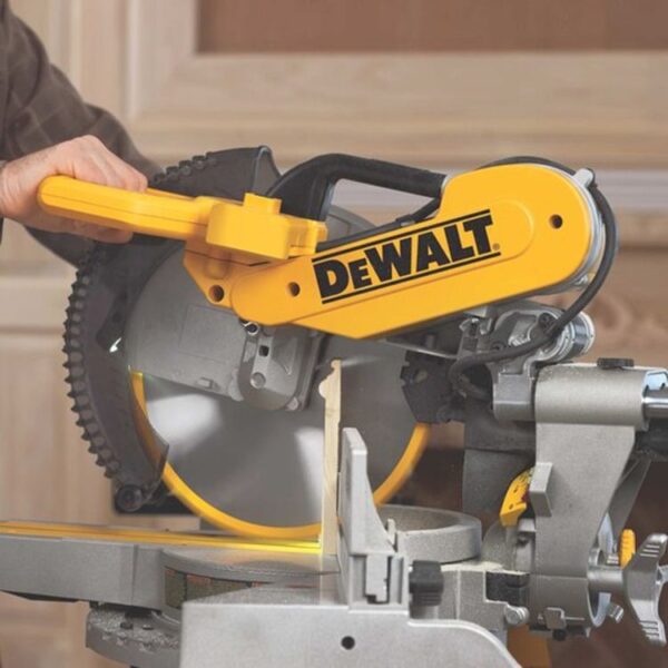 31 DeWalt DWS780 12 in Double Bevel Sliding Compound Miter Saw - Image 7