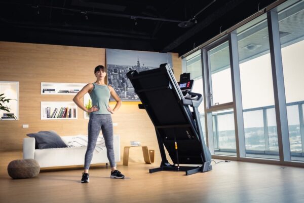 428 Sole F63 Treadmill - Image 4