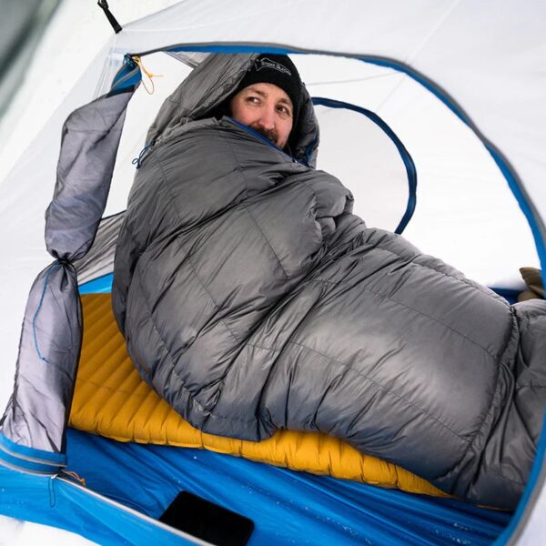 440 Wind River Outdoor Company Chilkoot Sleeping Bag - Image 5