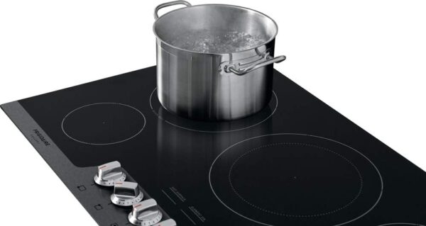 51Yd9Bst+4L._AC_SL1000_ Frigidaire 36" Electric Cooktop - Image 3