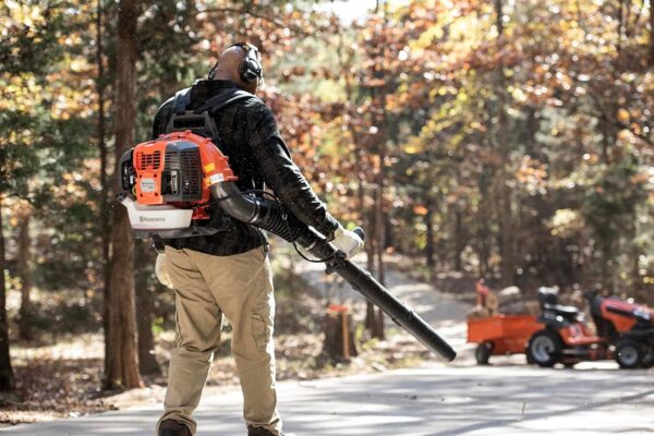 551 Husqvarna 360BT Backpack Blower - Image 5