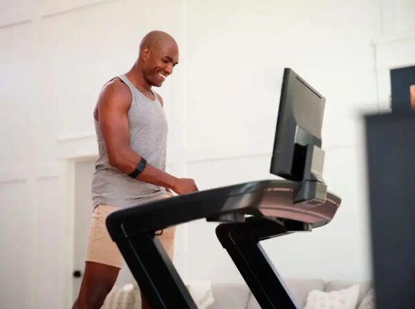 611 NordicTrack Commercial 2450 Treadmill - Image 7