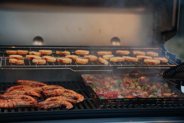 71z1xZNTd2L._AC_SL1500_ Weber Genesis S-335 Gas Grill - Image 3