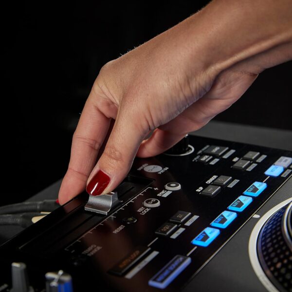 81XLRhECr7L._AC_SL1500_ Pioneer DJ DDJ-REV7 DJ Controller - Image 15