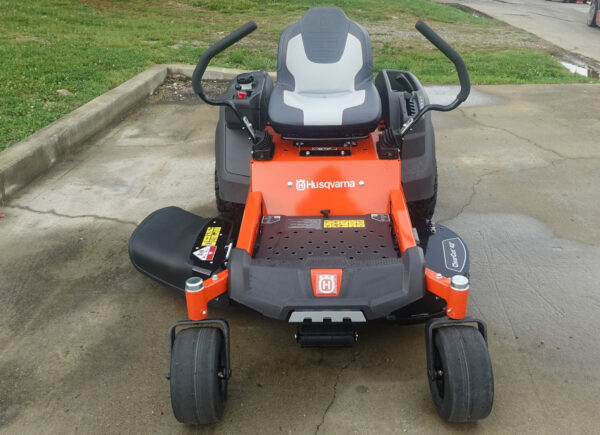 DSC04852_3f6fd56c-400e-4413-a97c-d973c9706327 Husqvarna Z242F Special Edition 42" Zero Turn Mower 21.5HP KAW (Scratch and Dent) - Image 5