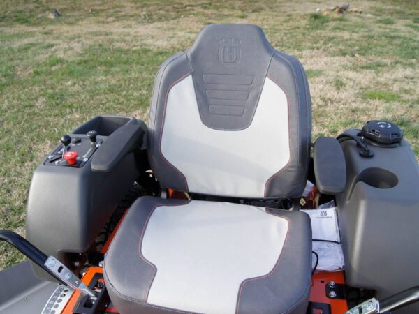 dsc02673_4 Husqvarna MZ61 61" Zero Turn Lawn Mower 24HP KAW (Scratch and Dent) - Image 2