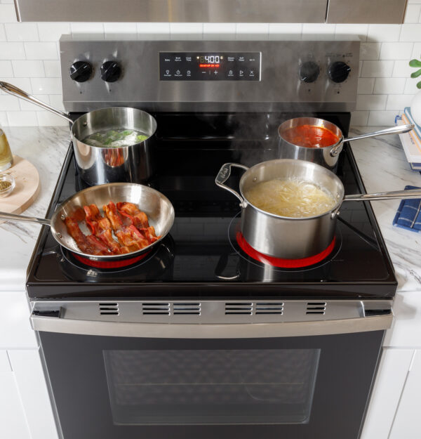 khwxixn6ddrmi2ffjqlp__02456 GE 30" Freestanding Electric Range - Image 2