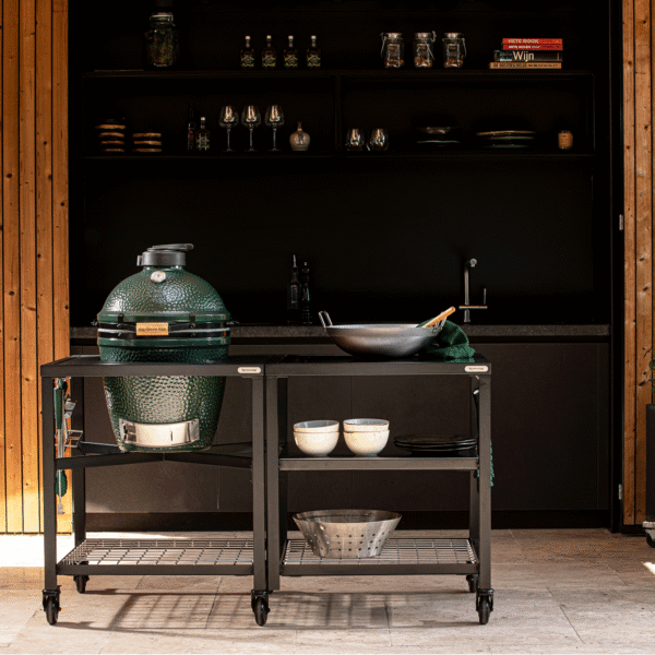 medium-modular-with-expansion-lifestyle-2-_3 Big Green Egg Medium Ceramic Charcoal Grill - Image 2